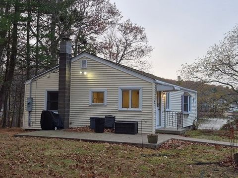 Photo of 5 Lake View Ave, Peabody, MA 01960 (MLS # 73511719)