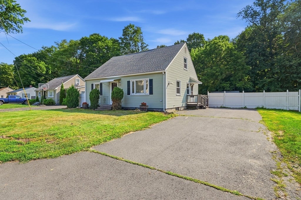 37 Saint Dennis St