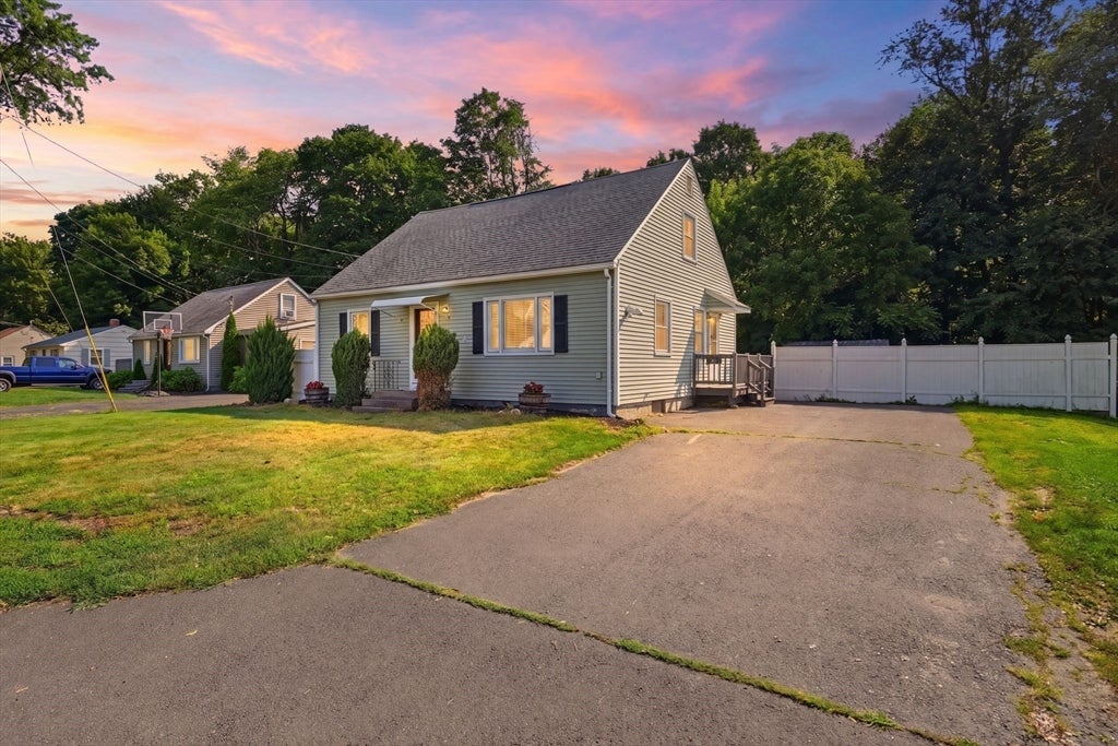 37 Saint Dennis St