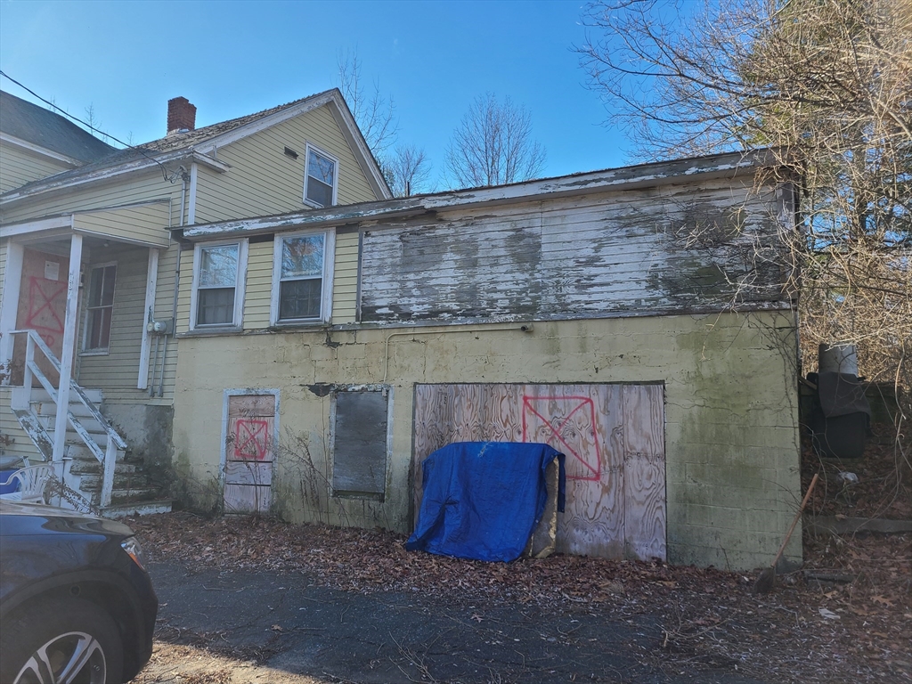 137 Pond St