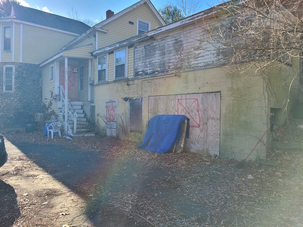 137 Pond St