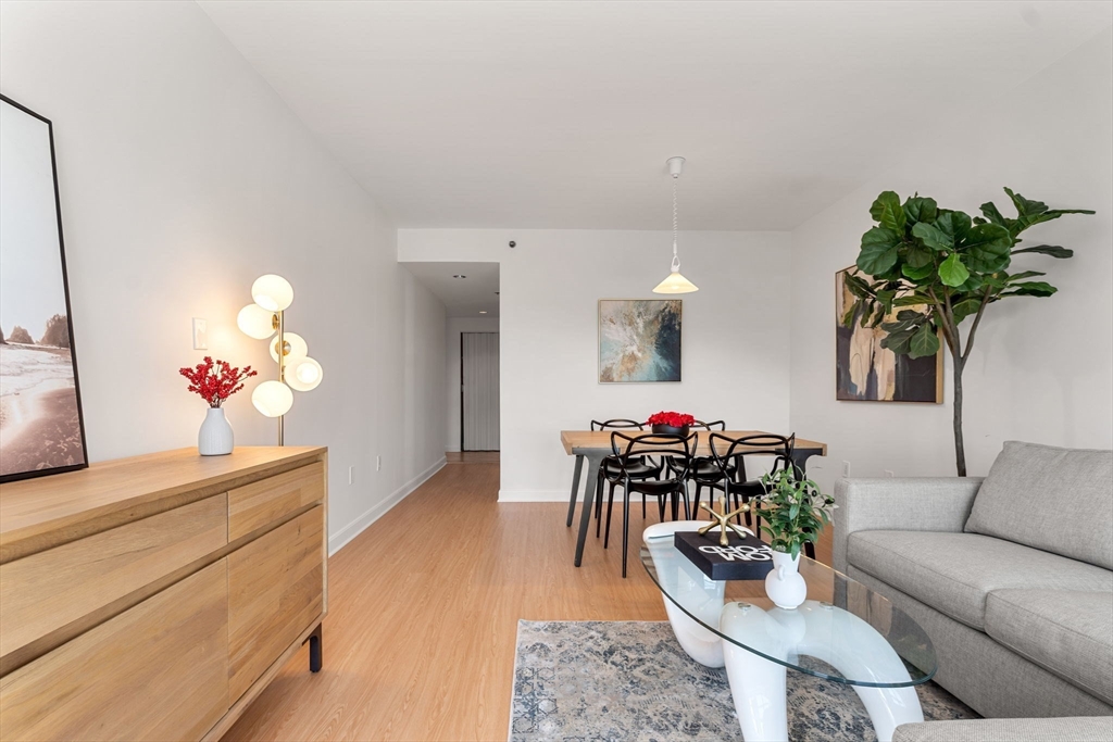 931 Massachusetts Ave 606