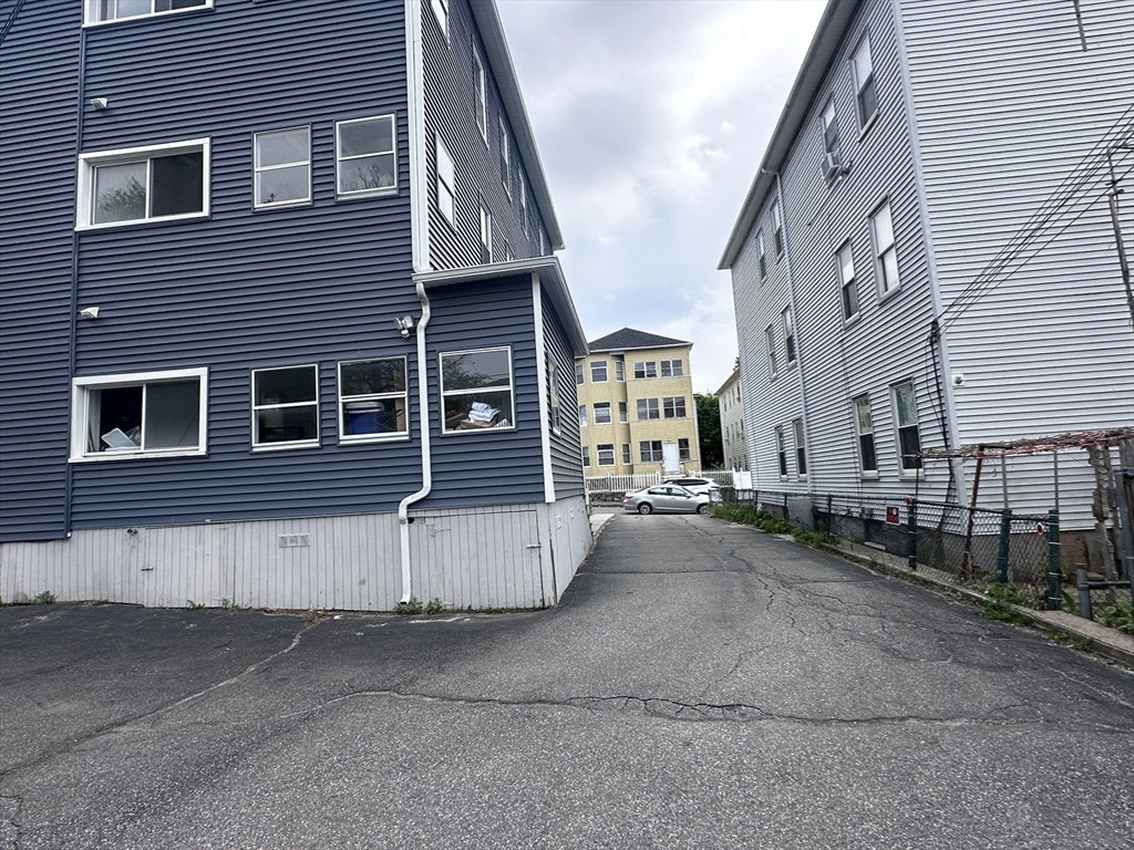 55 Seymour St, Worcester, MA Photo #3