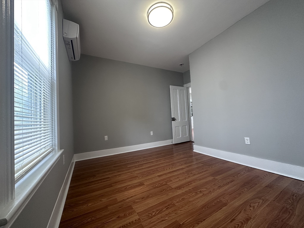 55 Seymour St, Worcester, MA Photo #13