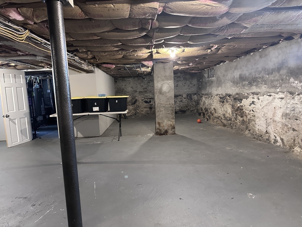55 Seymour St, Worcester, MA Photo #17