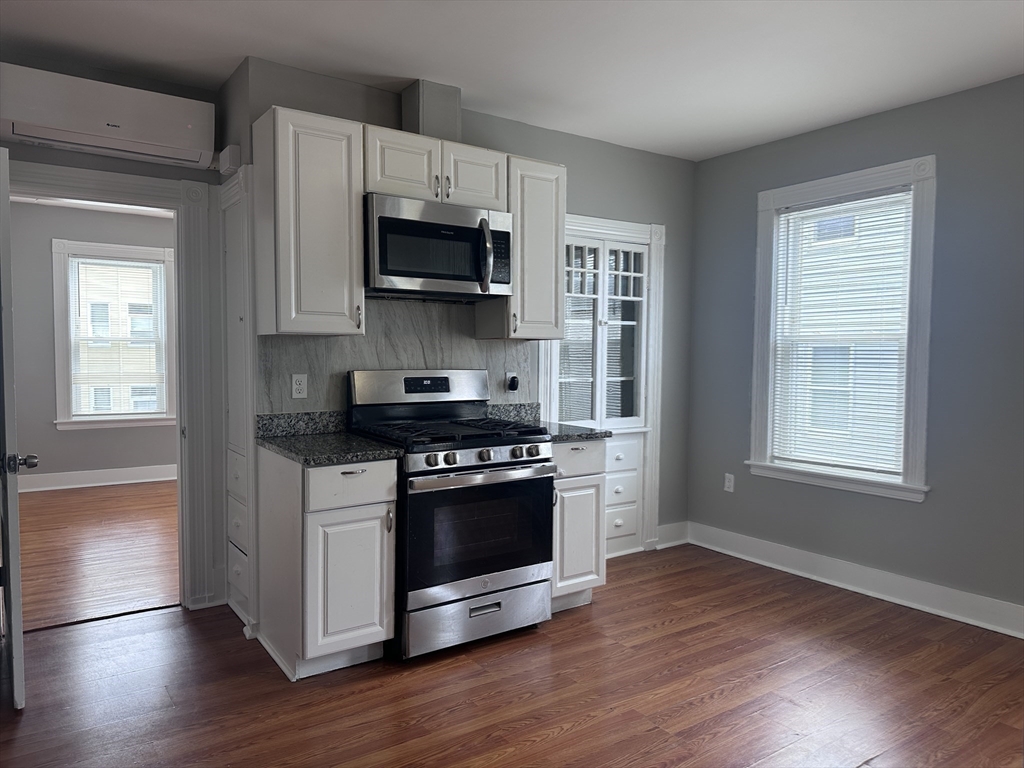 55 Seymour St, Worcester, MA Photo #6
