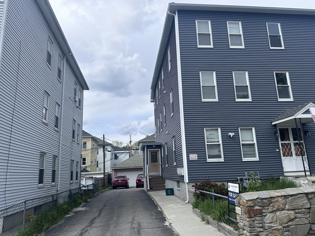55 Seymour St, Worcester, MA Photo #23