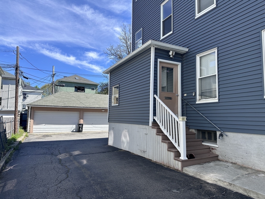 55 Seymour St, Worcester, MA Photo #22