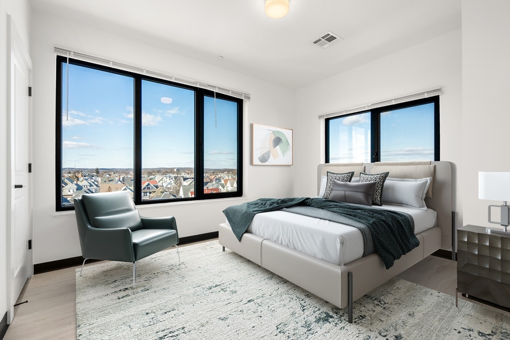 600 Broadway 206