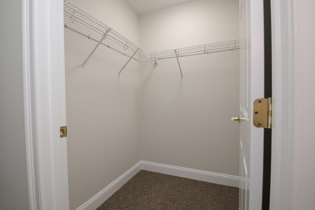 Wakefield, Massachusetts 01880, United States, 2 Bedrooms Bedrooms, ,2 BathroomsBathrooms,Residential,Active,177463