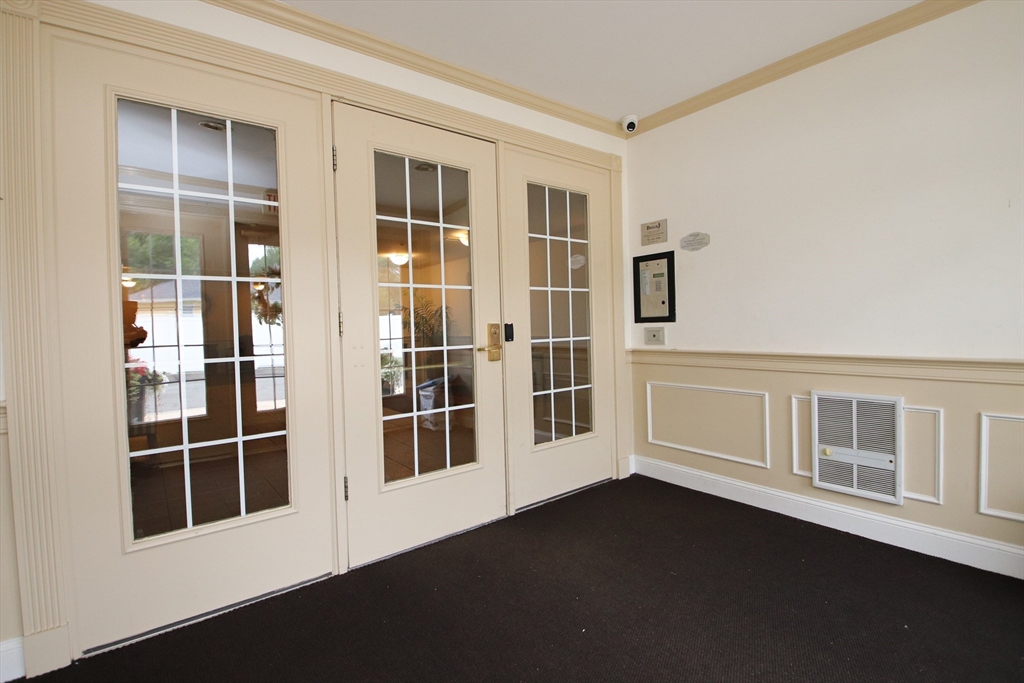 Wakefield, Massachusetts 01880, United States, 2 Bedrooms Bedrooms, ,2 BathroomsBathrooms,Residential,Active,177463