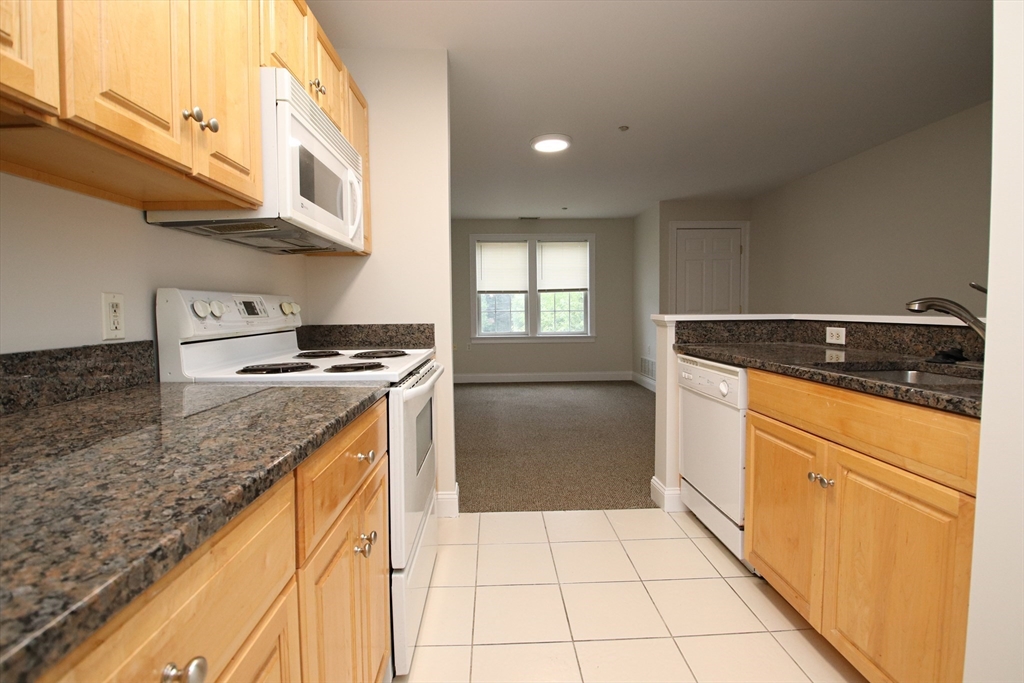 Wakefield, Massachusetts 01880, United States, 2 Bedrooms Bedrooms, ,2 BathroomsBathrooms,Residential,Active,177463