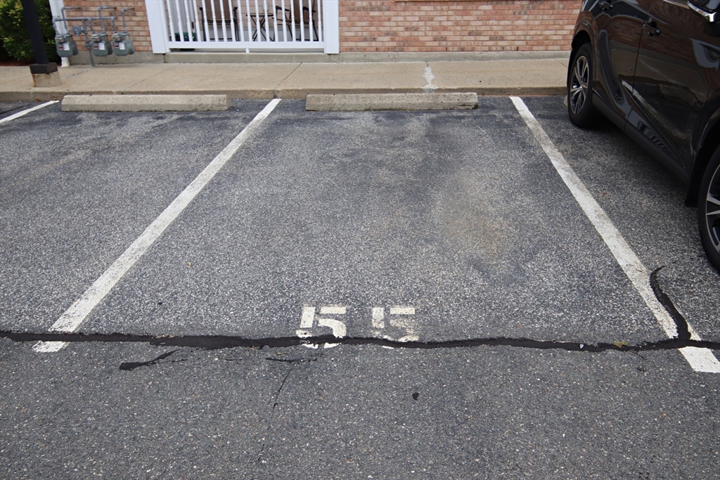 Wakefield, Massachusetts 01880, United States, 2 Bedrooms Bedrooms, ,2 BathroomsBathrooms,Residential,Active,177463