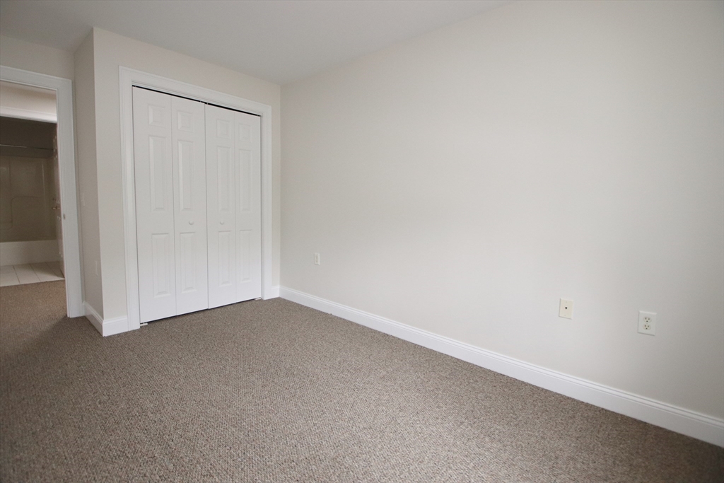 Wakefield, Massachusetts 01880, United States, 2 Bedrooms Bedrooms, ,2 BathroomsBathrooms,Residential,Active,177463