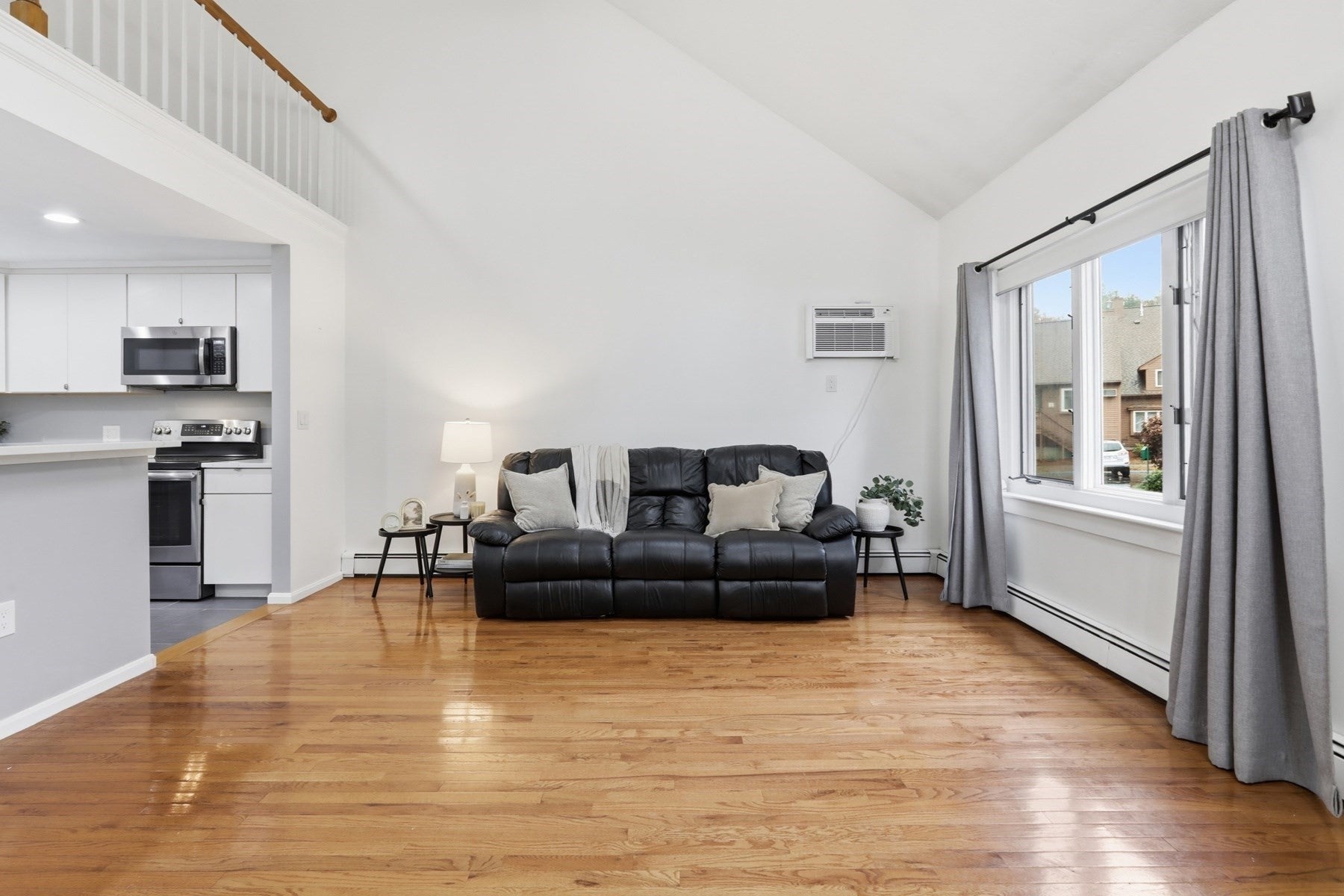 40 Casablanca Ct 40