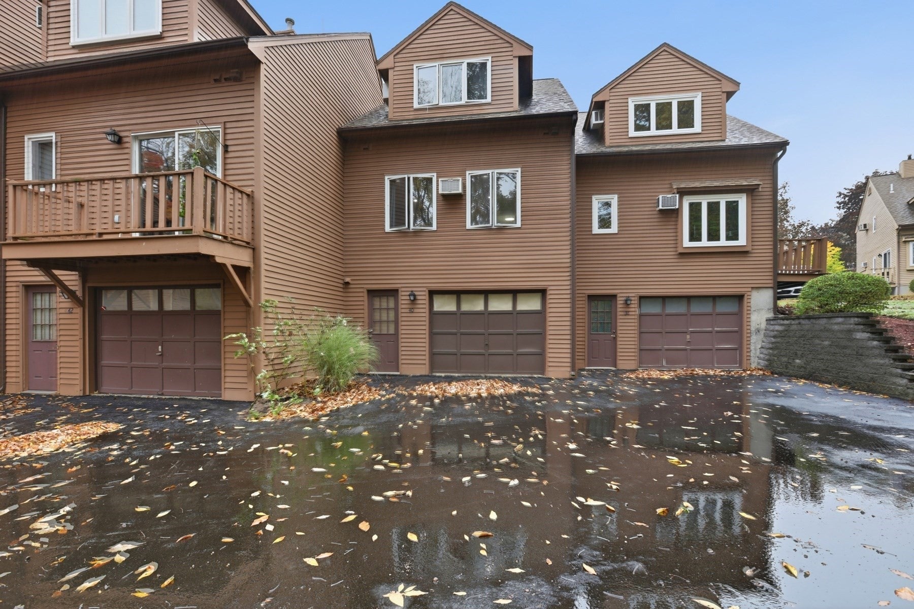 40 Casablanca Ct 40