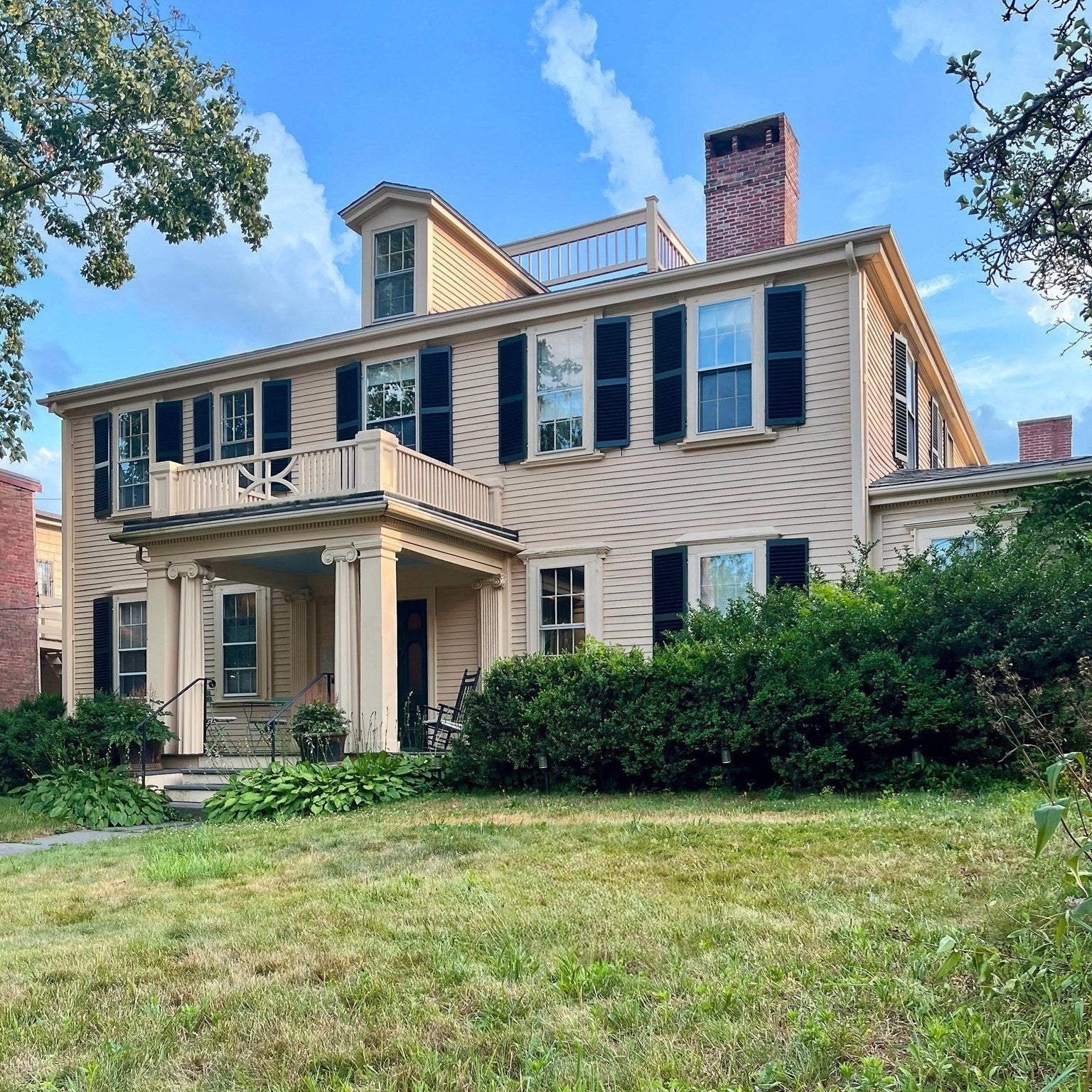 64 Bartlett St