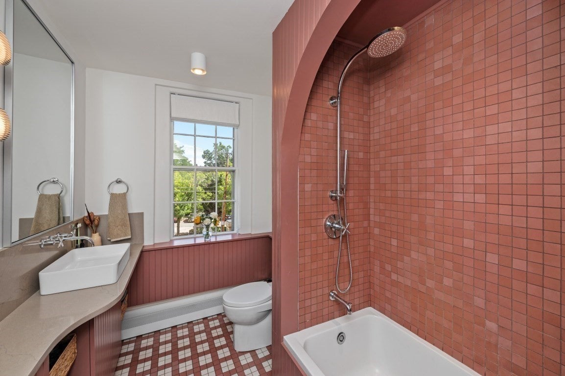 64 Bartlett St #4, Boston, MA Photo #17