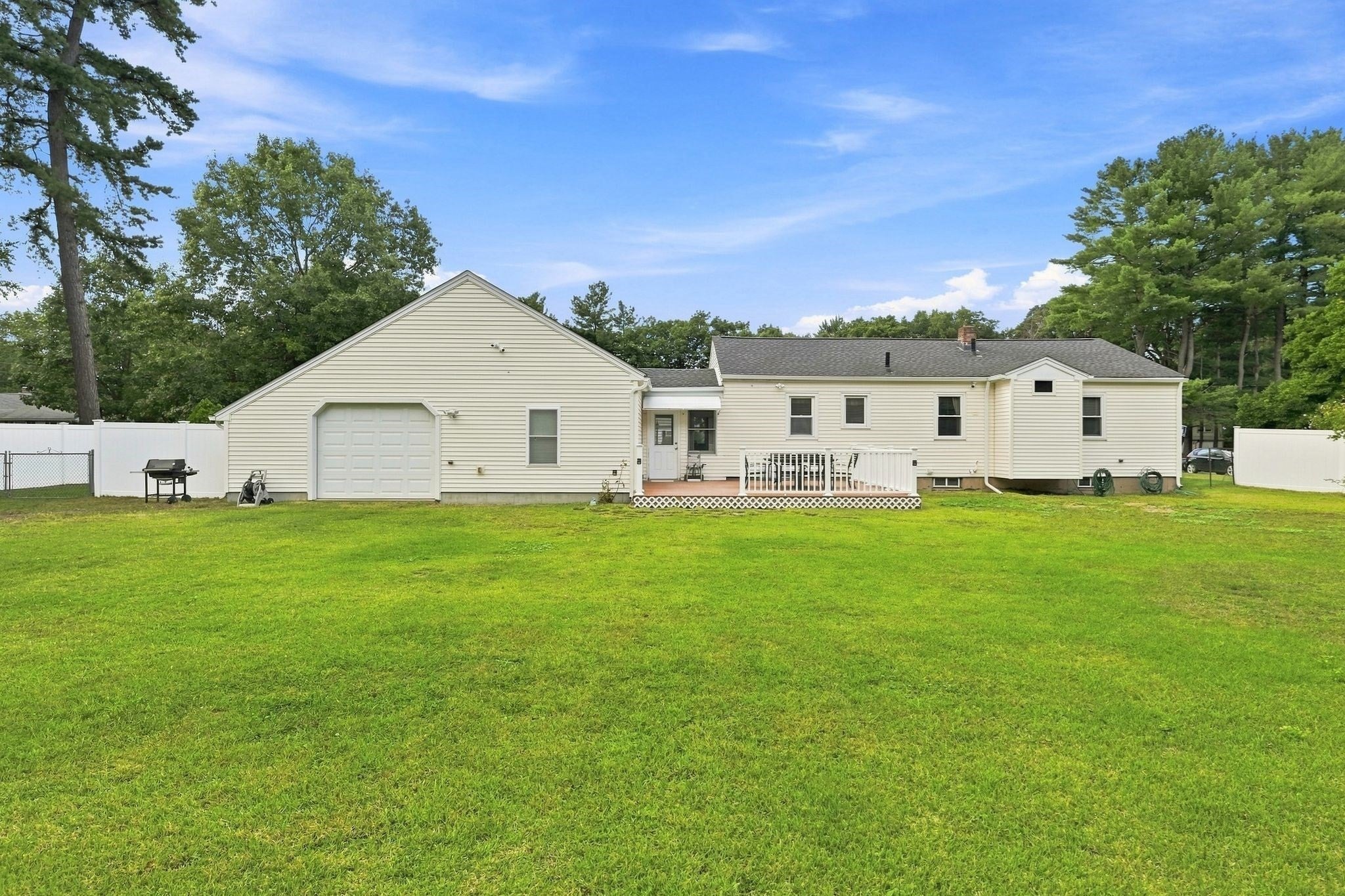 172 Birch Bluffs Dr, Westfield, MA, 172 Birch Bluffs Dr, Westfield, MA Photo #4