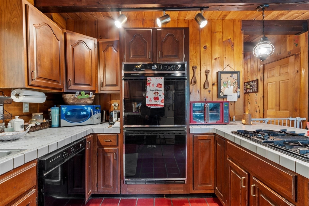 90 Appleton Cir