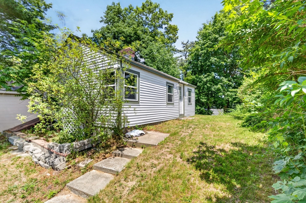 13 Woodland Drive