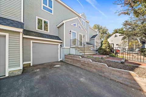 849 Boston Post Rd, E 10D Marlborough MA 01752