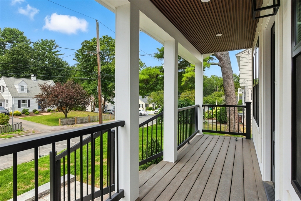 48 Lakeshore Dr