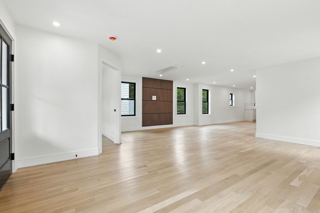 48 Lakeshore Dr