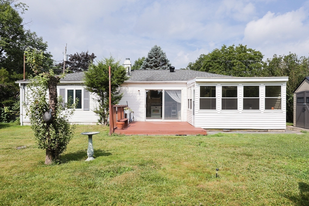 23 Laurie Ln