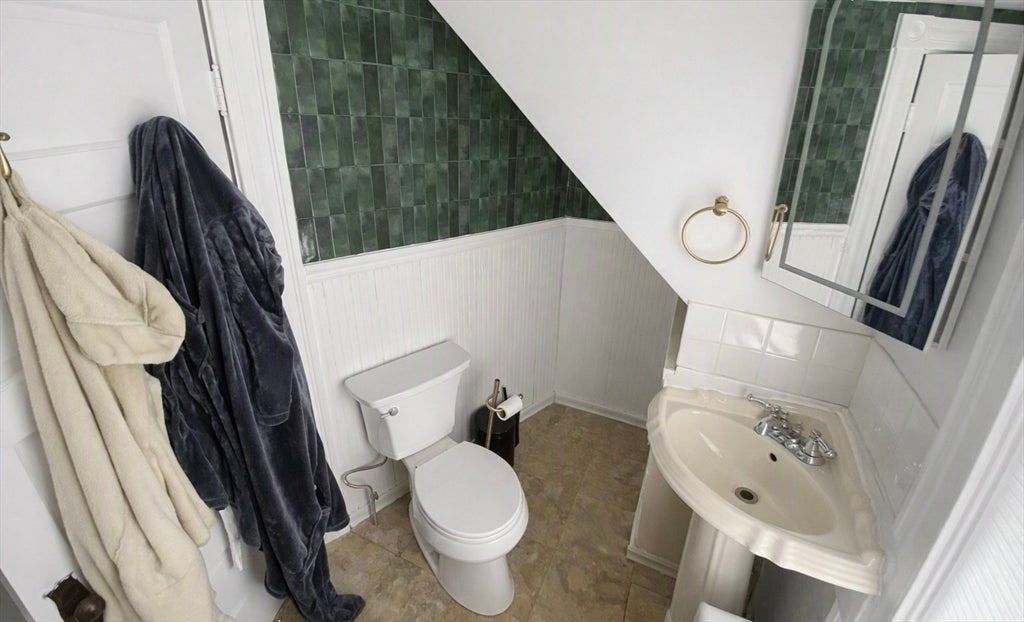 25 Parker Hill Ave, Milford, MA Photo #7