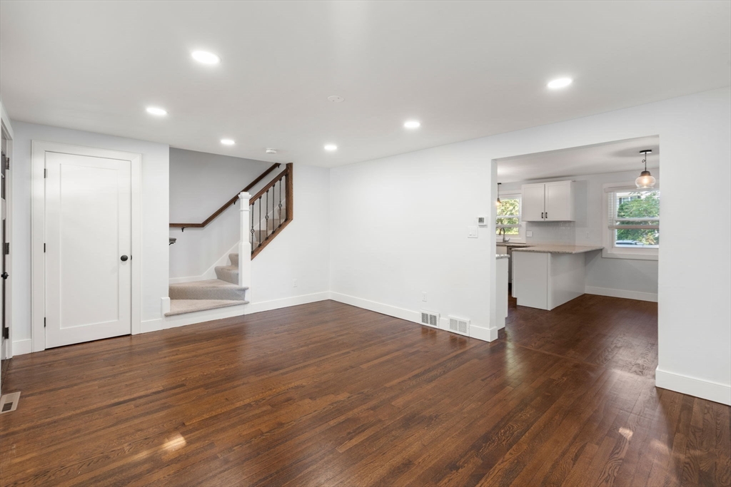 164 B East Central St B