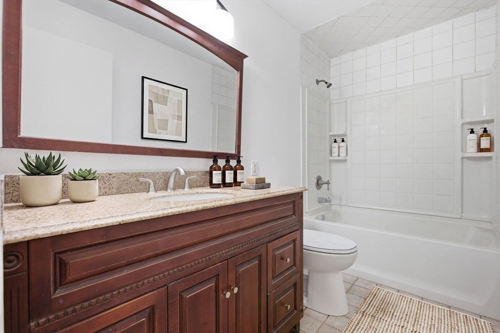 125 Glendale Cir, Ware, MA Photo #7