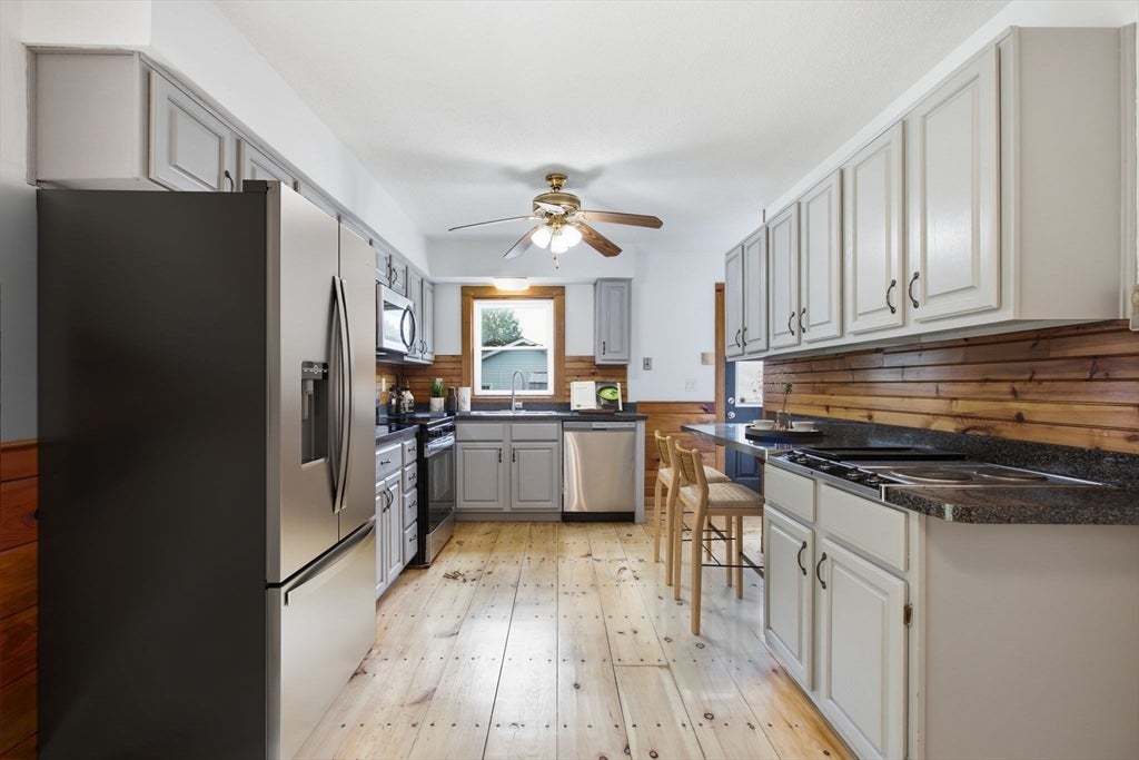 125 Glendale Cir, Ware, MA Photo #3