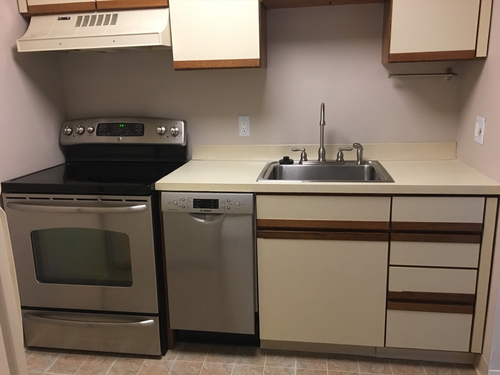 26 Waverly Street 202