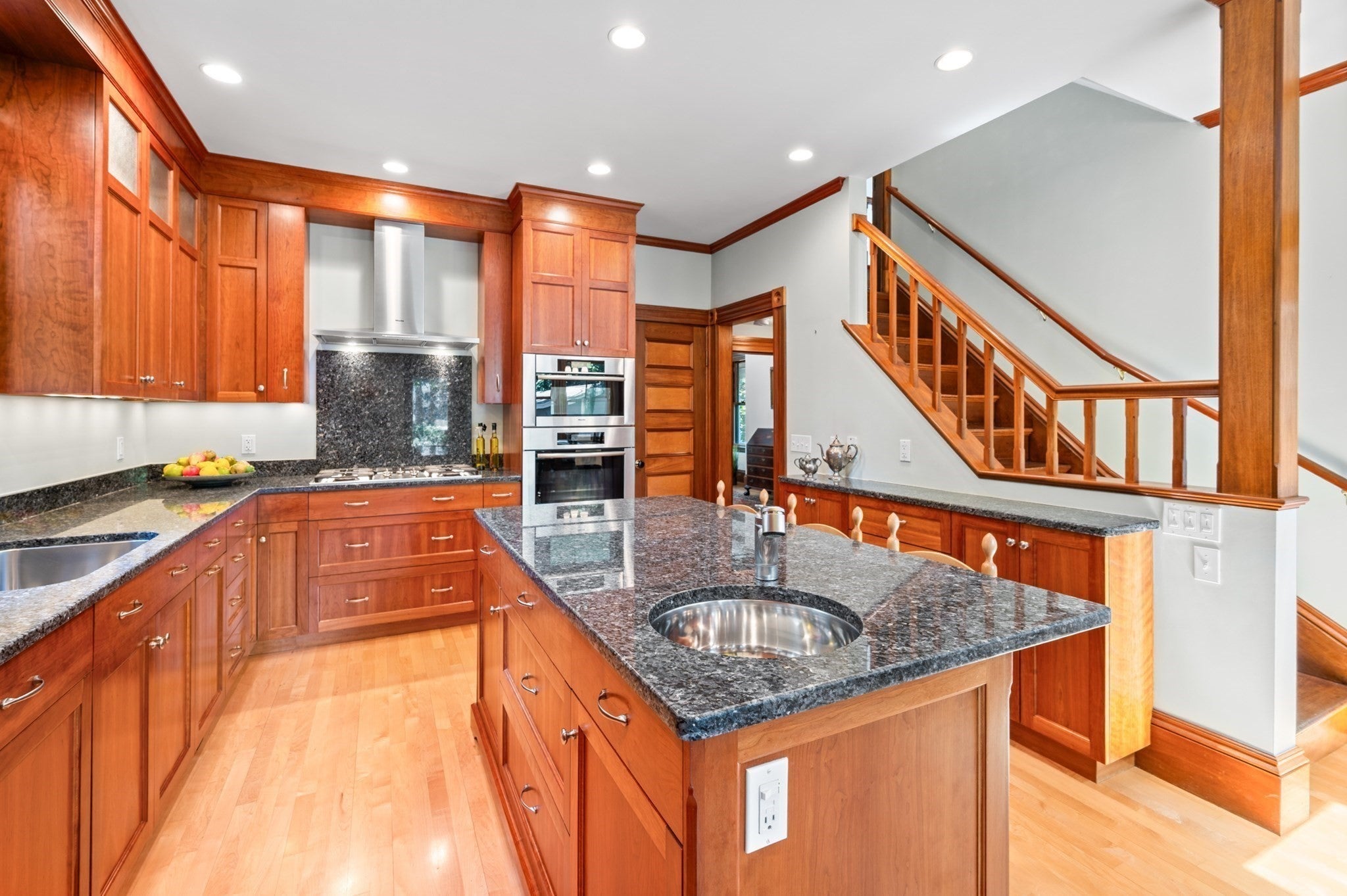 8 Cypress Rd, Wellesley, MA, 8 Cypress Rd, Wellesley, MA Photo #10