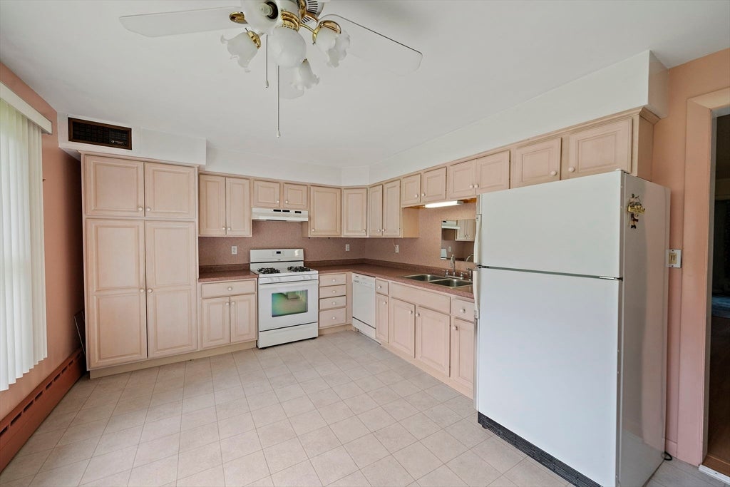 133 Pleasant Valley St