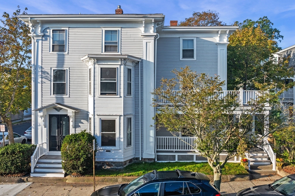 15 Thorndike St