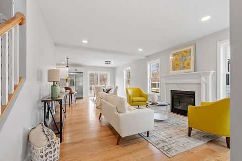 711 Massachusetts Avenue 2 Lunenburg MA 01462