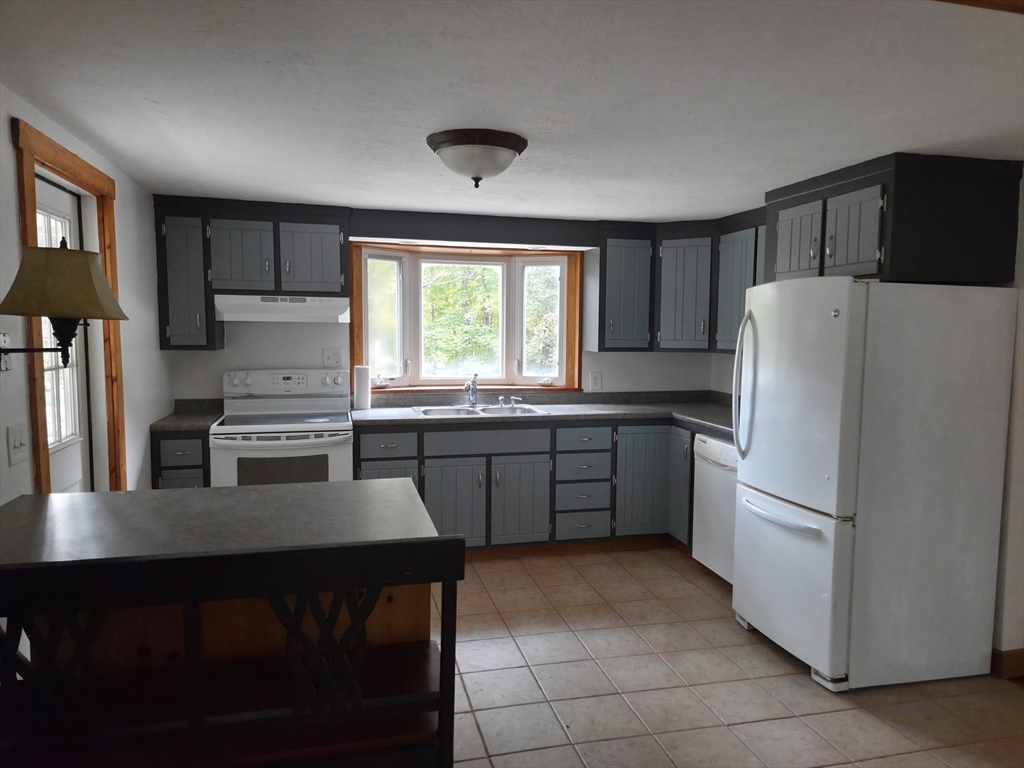 19 Laurelwood Ave