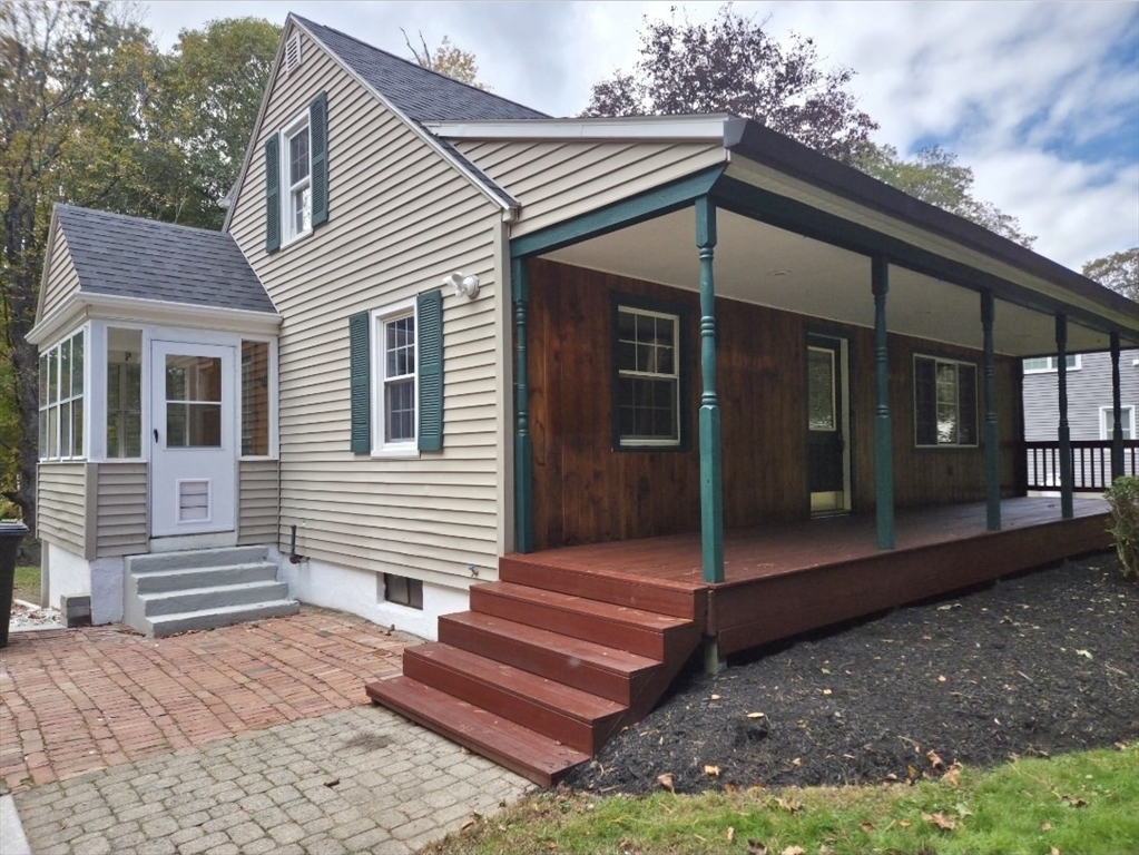 19 Laurelwood Ave