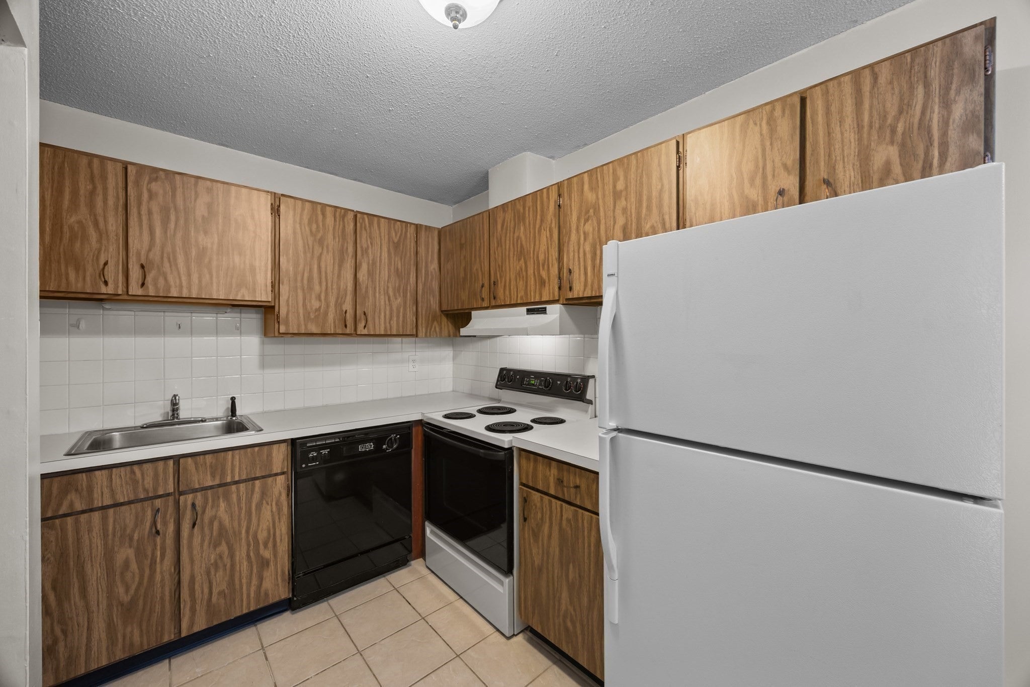 9 Thayer Pond Dr #8, Oxford, MA, 9 Thayer Pond Dr #8, Oxford, MA Photo #3