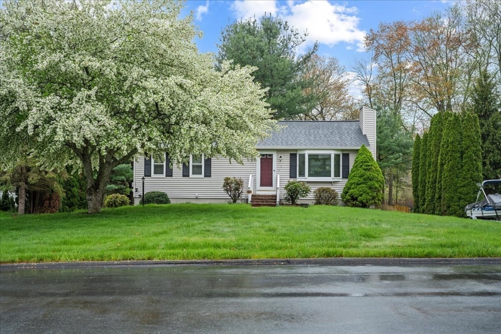 11 Riverside Dr