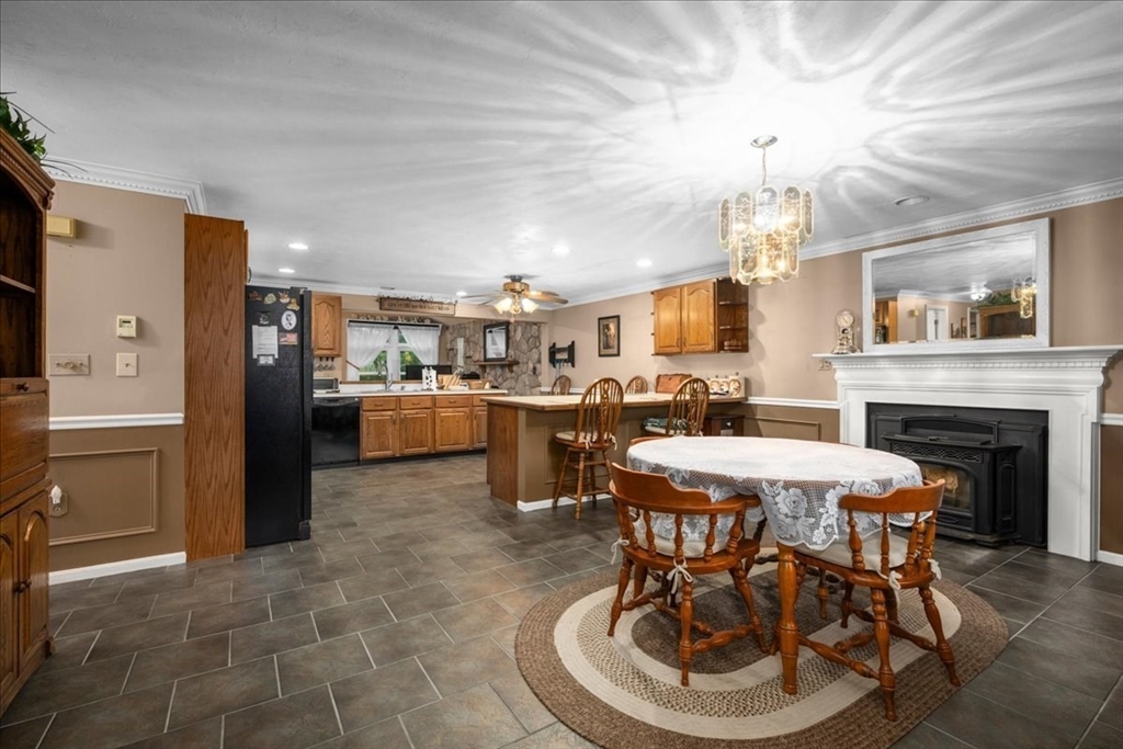 11 Riverside Dr