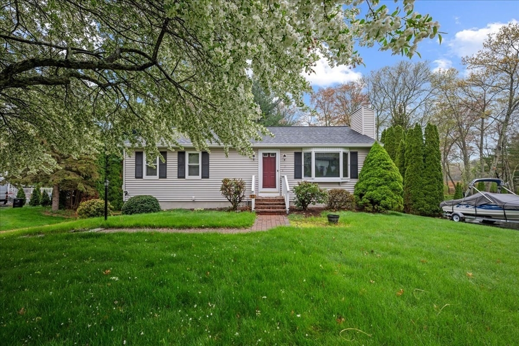 11 Riverside Dr