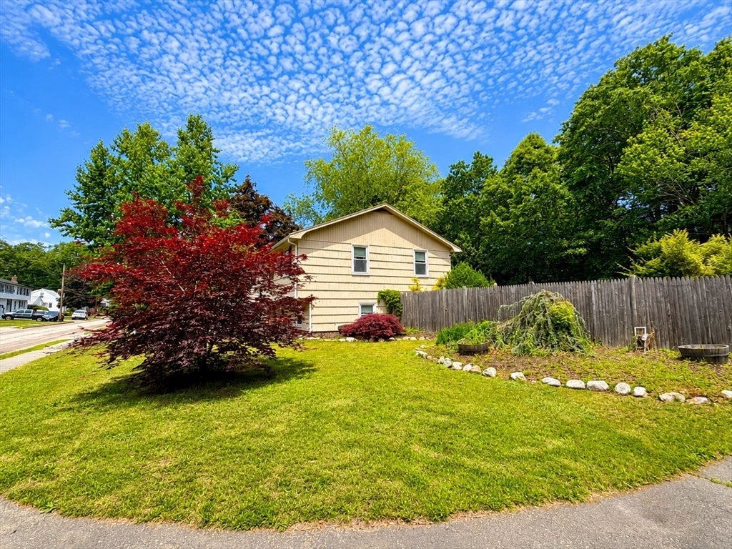 174 Damon Rd
