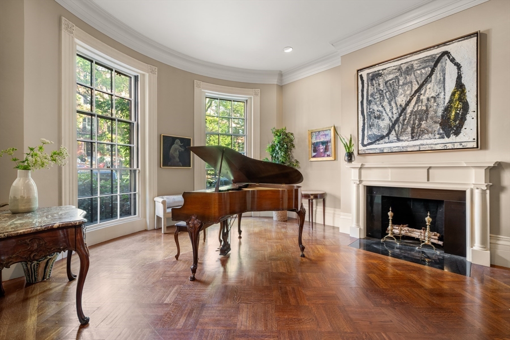 22 Louisburg Square