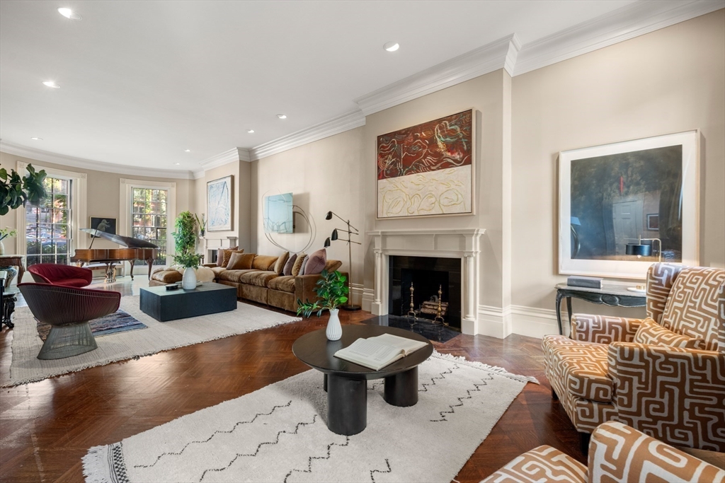 22 Louisburg Square