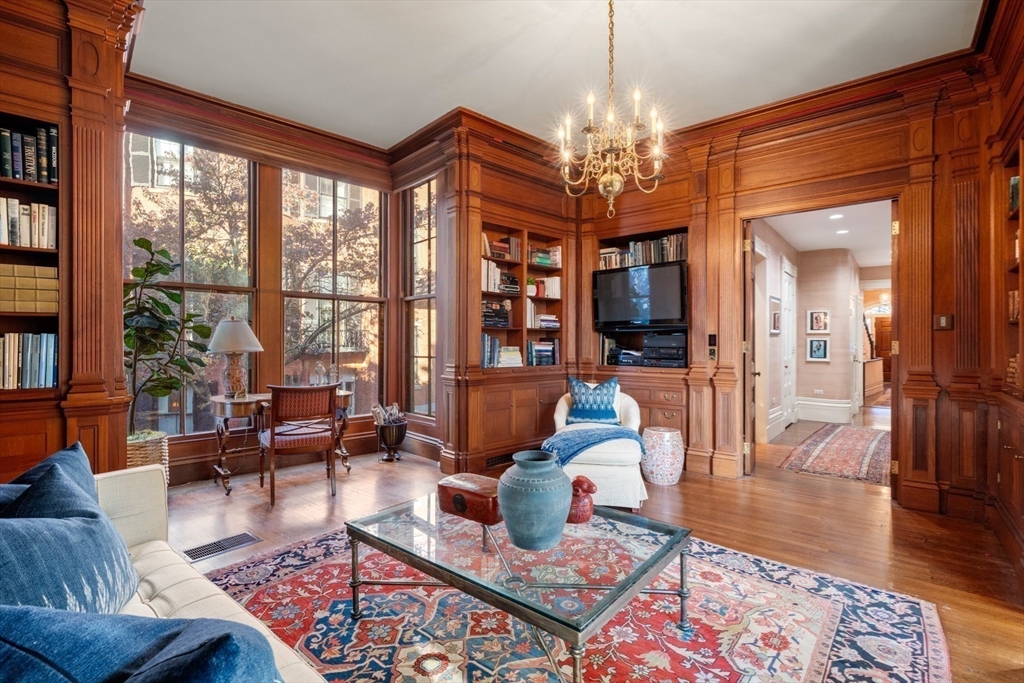 22 Louisburg Square