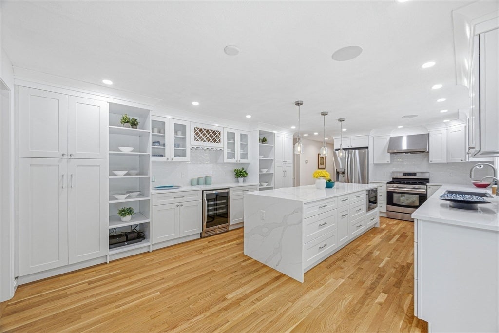 106 Colonial Drive