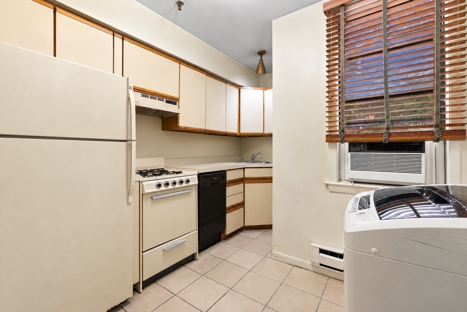 26 Commonwealth Terrace 7